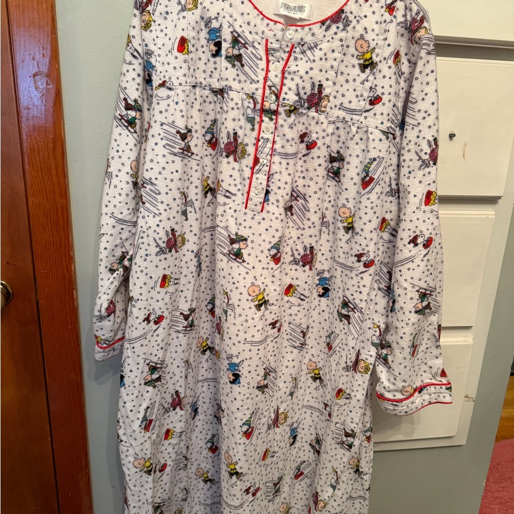 Peanuts White Nightgown with Colorful Print